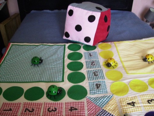 Tapis jeu avec coccinelles - avec,