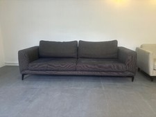 Canapé bleu chiné en tissu