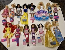 POUPEES BARBIE OU AUTRES  AVEC