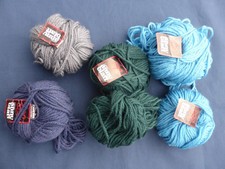 6  pelotes 50 g pure Laine