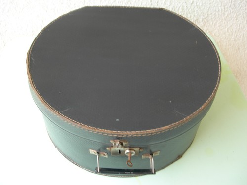 Boîte chapeau brosses - boîte,