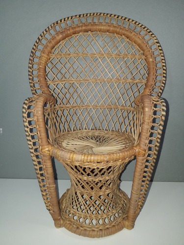 Fauteuil poupée rotin - en,