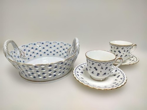 Lot tasses et soucoupes - et,