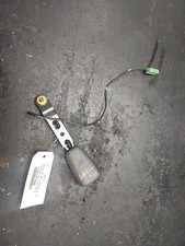 Attache ceinture avant droit