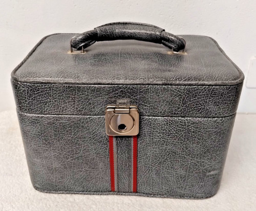 Ancien vanity trousse de - -,
