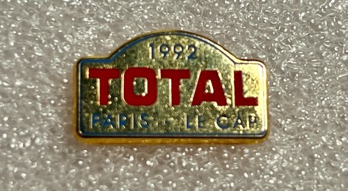 Pin rallye paris cap - pin’s, paris-le