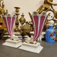 MEISSEN, signés. Paire de vases cornets, porcelaine Porzellan