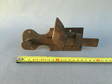 Ancienne serrure en fer porte