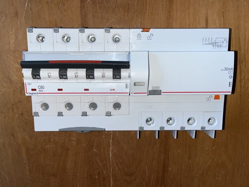 Disjoncteur 410041 - disjoncteur,