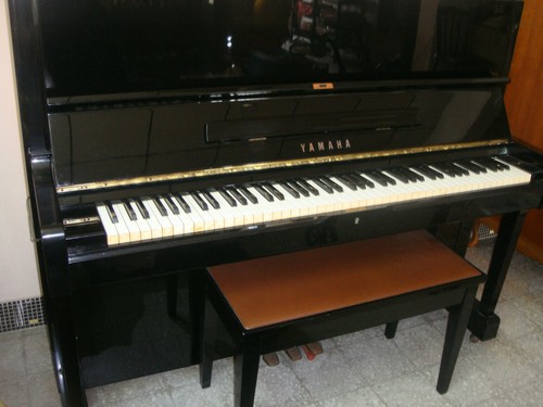 Yamaha upright piano - upright, (u1h