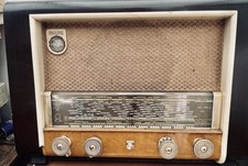 ANCIENNE RADIO À LAMPES