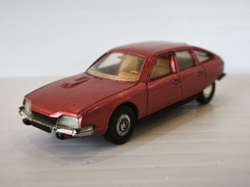 Voiture citroen 2200 rouge - citroen, cx