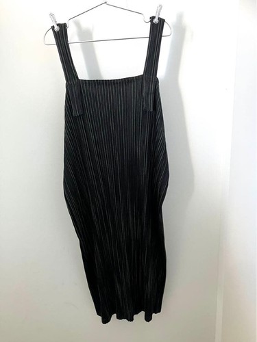 Pleats please issey - pleats, miyake