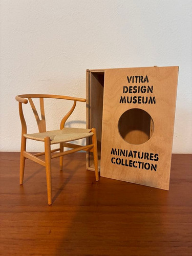 Vitra miniatures ch24 - vitra, wishbone