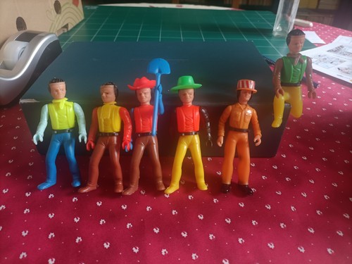 Cowboy figurines vintage - figurines,