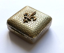 Boîte ancienne en laiton