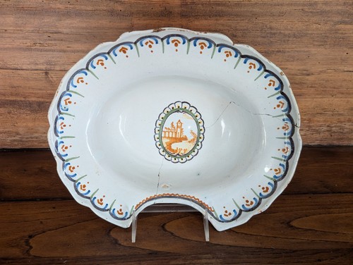 Plat barbe faience - a, en