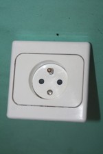 Legrand diplomat Prise 2p+t