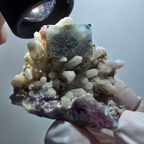 Rare cube fluorite - de,