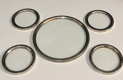 Dessous plat avec 4 - dessous, de