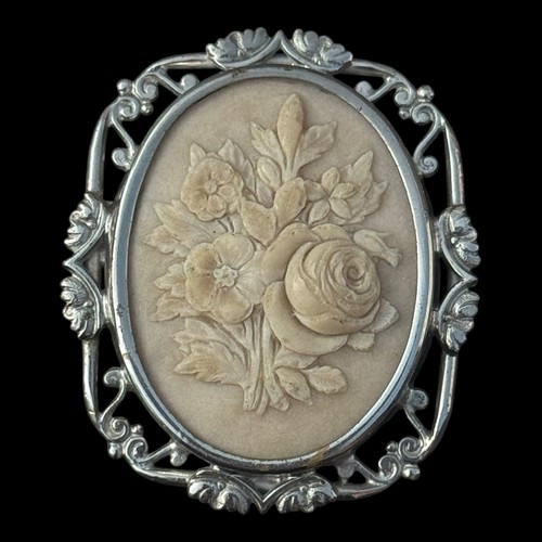Broche camée floral