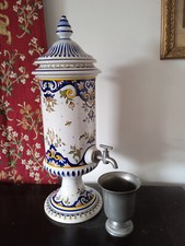 Fontaine en porcelaine  Rouen ?  décor fait main robinet et gobelet en étain 