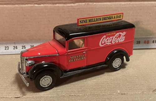Miniature coca cola matchbox - -,