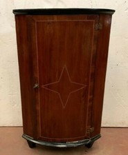 Encoignure de style Louis XVI