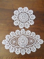 DEUX PETITS NAPPERONS au