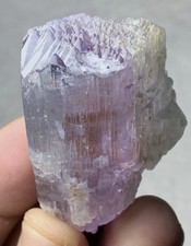 Cristal de kunzite naturel