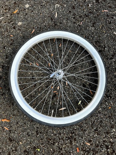 Roue vélo flanc blanc - roue,