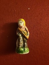 Fève Femme Marron Crèche de