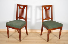 Paire de chaises estampillées