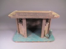 AI428 TOY OLD GARAGE GAS STATION WOOD 30 x 17 x 20 cm