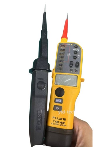 Fluke t130 two - t130, voltage