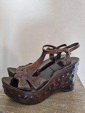 UST COLLECTION : CHAUSSURES SANDALES PLATE-FORME ESPRIT SABOT CLOUTÉ CUIR MARRON