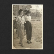 Deux jolies jeunes femmes