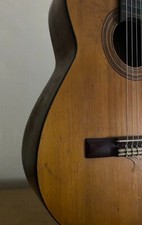 GUITARE D’ÉTUDE ANCIENNE