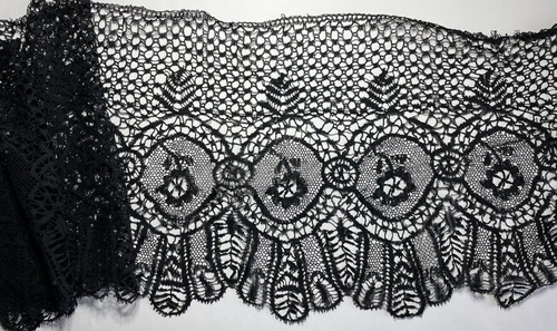 Dentelle ancienne large - dentelle,