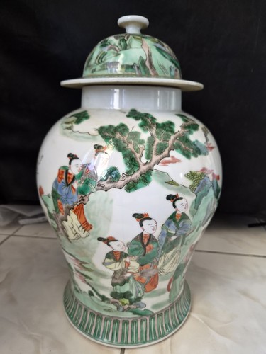 Grand pot couvert - , en