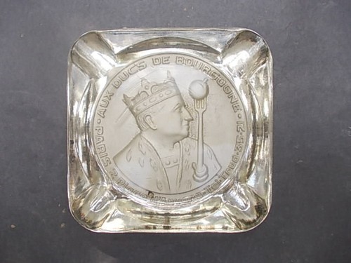 Superbe cendrier verre - , moulé