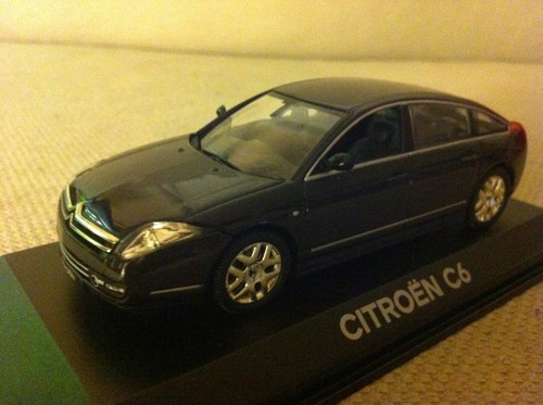 Citroën gris foncé 2006 - foncé,