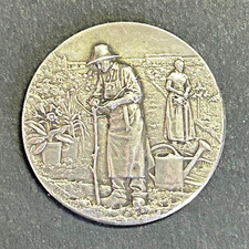 Médaille en argent, Société