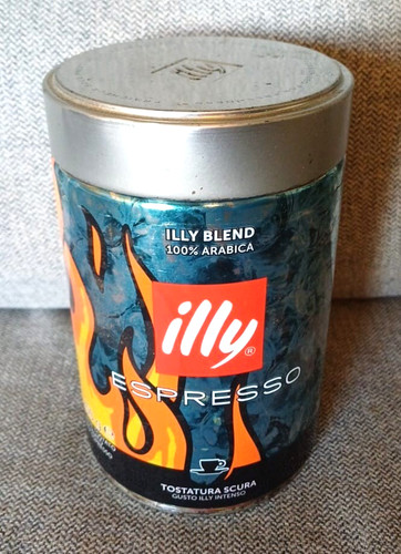 Boîte vide caffé illy art - vide,