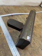 Ancien étau pour aiguiser