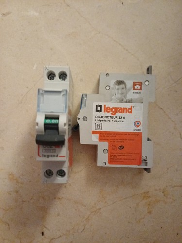 Lot legrand disjoncteur - de,