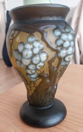Vase gallé tip - décor, grappes