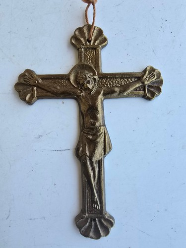 Crucifix bronze signé le - crucifix, m.