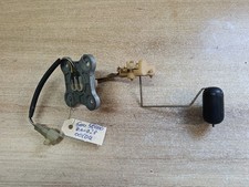 UNE JAUGE DE RESERVOIR ESSENCE