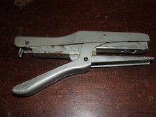 Agrafeuse BOSTITCH model P 3